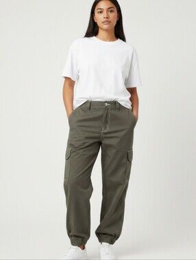 Women’s True Religion Joggers w/Cargo Pocket